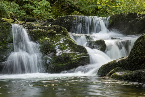 Lång Exponering Ett Vattenfall Hoar Oak Water Floden Vid Watersmeet — Stockfoto