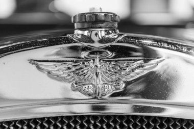 Sparkford. Somerset. Birleşik Krallık. 7 Ocak 2024. Austin logosunun 1934 Austin 7 barının kapanışı Somerset 'teki Haynes Motor Müzesi' nde sergileniyor.