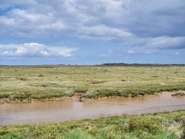 Muddy Mow Creek, Norton Creek & Scott Head Island Doğa Koruma Alanı Kuzey Norfolk Sahili 'ndeki çamur düzlükleri.