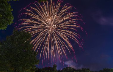 4 Temmuz havai fişek kutlamaları Utica, New York, ABD