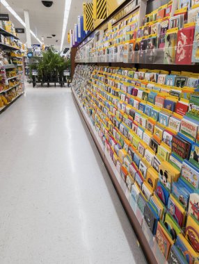 Walmart kitap raf