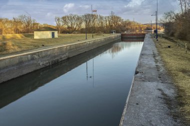 Utica Marsh Yaban Hayatı Yönetim Alanı içinde Utica Harbor Kilit