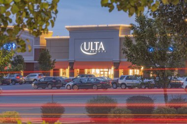 New Hartford, New York - 16 Ağustos 2019: Ulta Salon, Kozmetik & Koku Perakende Satış Yeri. Ulta Güzellik Ürünleri ve Salon Sağlar