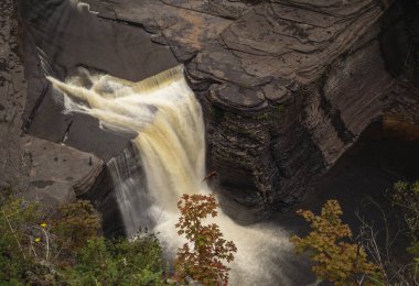 Trenton Falls Barneveld bulunan, New York Mayıs ayında Sadece İki Gün açar ve Twio Günü Eylül ayında bir yıl.