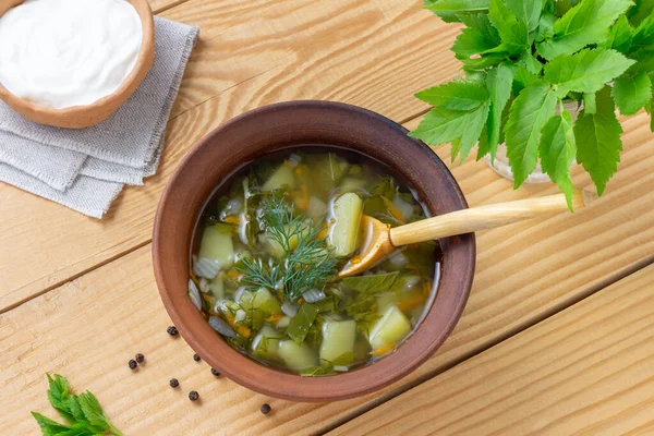 Soupe Verte Rustique Traditionnelle Dans Une Assiette Argile Sur Fond — Photo