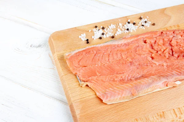 Raw Fillet Pink Salmon Wooden Board Red Fish Salt Pepper — Stock Photo, Image