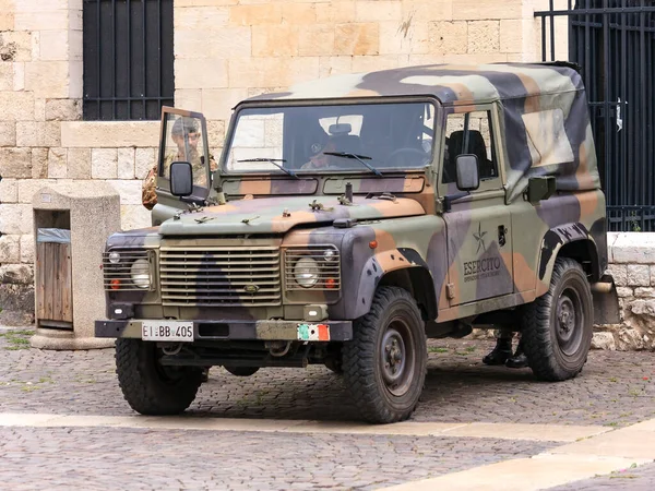 Bari Italië 2019 4X4 Landrover Wolf Italiaans Leger — Stockfoto