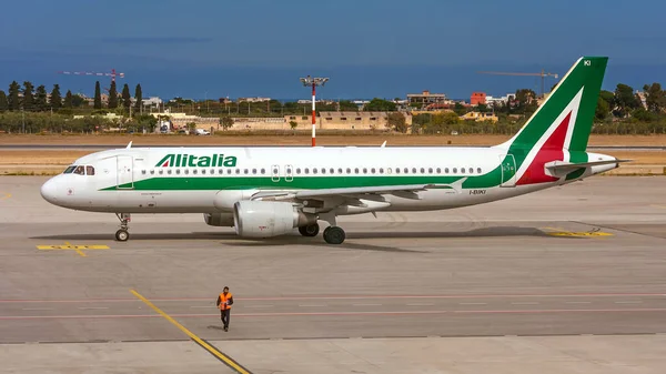 Aeropuerto Internacional John Paul Bari Italia 2019 Biki Airbus A320 —  Fotos de Stock