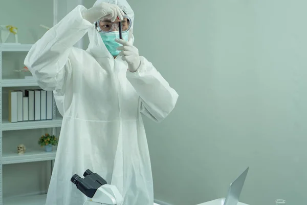 Дослідники Винаходять Тестують Антиретровірусні Препарати Безпечній Лабораторії Високого Рівня Після — стокове фото