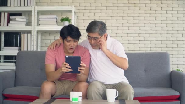 Happy Senior Man Young Have Tablet Watching Funny Jokes Laugh — Stock Video