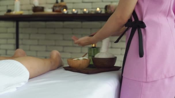 Młoda Azjatka Piękna Kobieta Relaksująca Się Łóżku Salonie Piękności Spa — Wideo stockowe