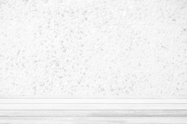 Kum Duvarı Arkaplanlı Beyaz Tahta Masa, Ürün Görünümü İçin Uygun.