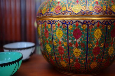 Kadim Bowl 'u Tayland tarzında kapat.