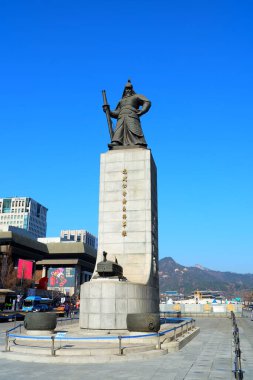 SEOUL, Güney Kore - 26 Aralık 2018: Yi Soon Shin Anıtı 27 Nisan 1968 'de Gwanghwamun Plaza' da dikildi..