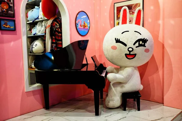 Seoul South Korea Декабря 2018 Кони Женский Персонаж Кролика Является — стоковое фото