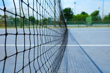 Mahkemede Tenis Ağı 'nı kapatın.