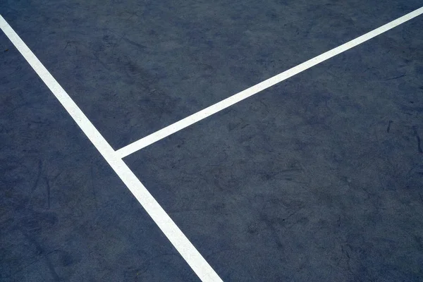 Línea Blanca Sobre Fondo Pista Tenis Grunge Azul Con Espacio — Foto de Stock