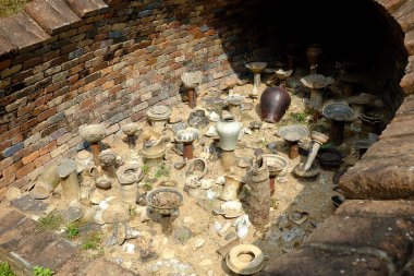 BANGKOK, THAILAND - 29 Mart 2019: Antik Seramik Çömlek Fırını Bangkok Üniversitesi (Rangsit Kampüsü), Tayland.