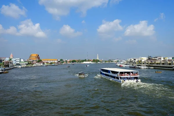 バンコク 2019年3月13日 プラフッタ ヨドファ橋から見たチャオプラヤ川の風景 チャオプラヤ川 Chaophraya River はタイの主要河川 — ストック写真
