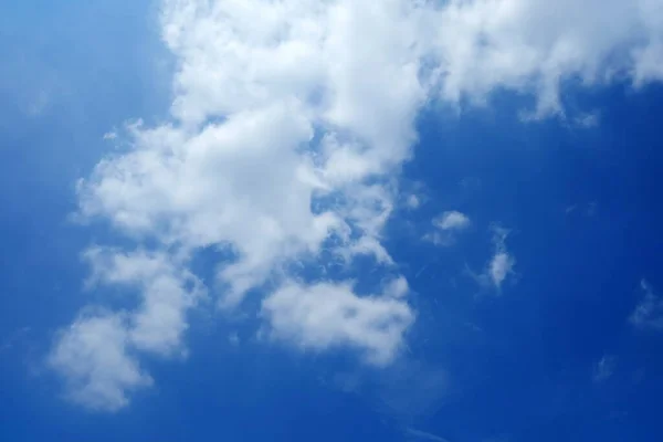 White Cloud Cool Blue Sky Background — Stock Photo, Image