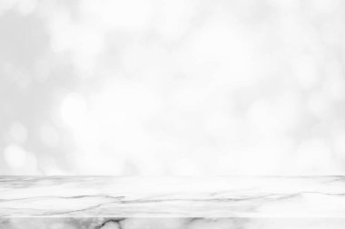 Bulanık Beyaz Doğal Bokeh Arkaplanlı Soyut Lüks Mermer Masa Ürün Görünümü ve Arkaplan İçin Uygun.
