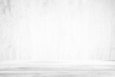 Sıvalı Duvar Arkaplanlı Beyaz Tahta Masa Ürün Gösterimi ve İş Konsepti İçin Uygun.