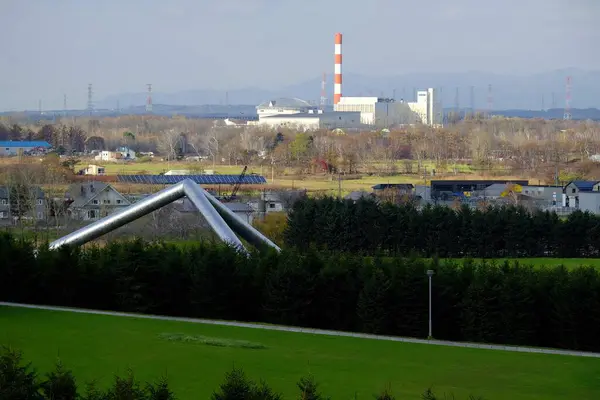 Sapporo Japan November 2019 Riesige Dreieckige Metallpyramide Moerenuma Park Herbsttag — Stockfoto