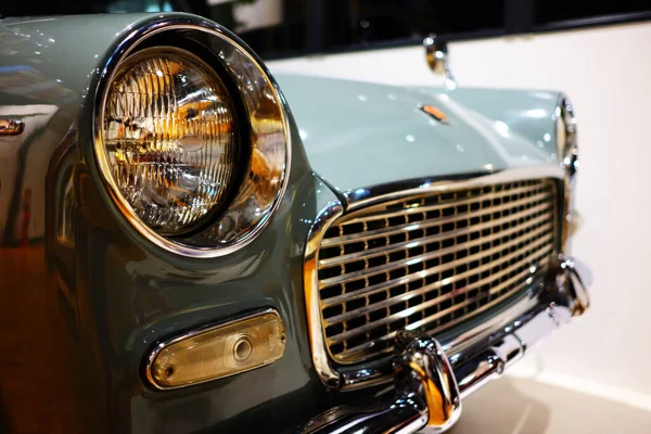 Close Vintage Car Spotlight — Stock Photo, Image