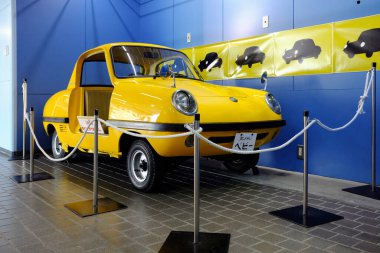 TOMAKOMAI, JAPONYA - 16, 2019: Tomakomai Bilim Müzesi 'ndeki Tomakomai Bilim Müzesi' nde Datsun Baby Car.