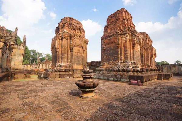 Santuário Prasat Mueang Tam Templo Khmer — Fotografia de Stock