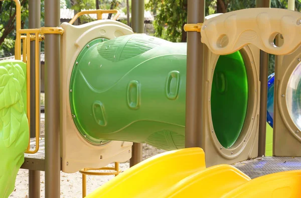 Parco Giochi Colorato Bambini Tunnel — Foto Stock