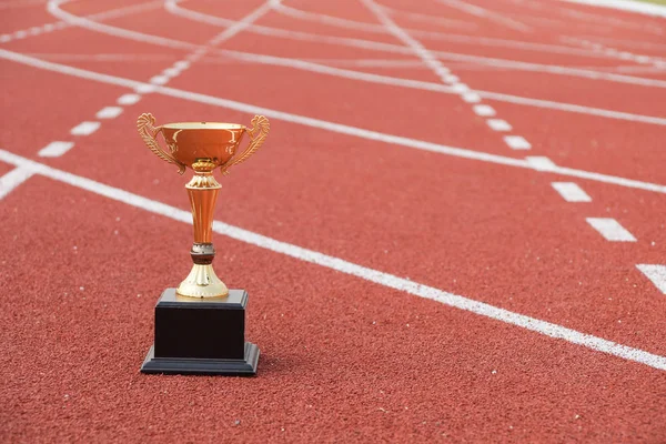 Een Gouden Trofee Hardloopbaan Competitie Voor Succes Concept — Stockfoto