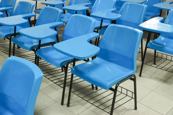 Cadeiras Aula Azuis Uma Sala Aula — Fotografia de Stock