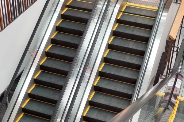 Deux Escaliers Mécaniques Qui Montent Descendent — Photo