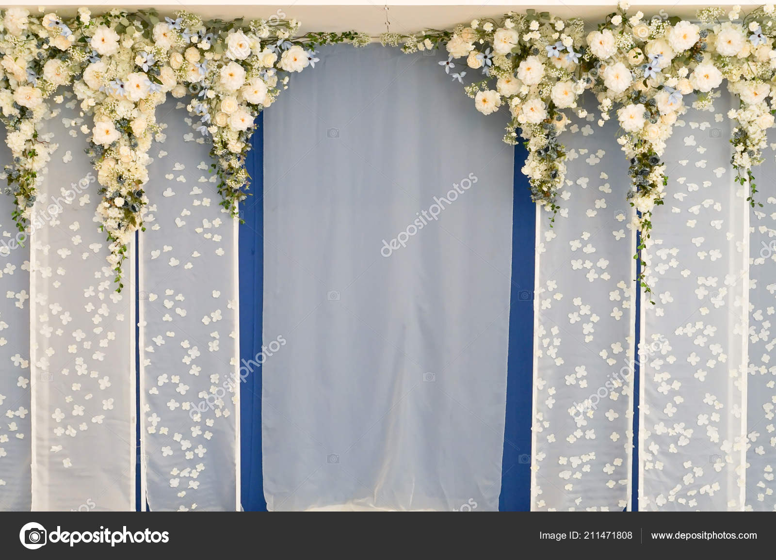 Wedding Background Decorated White Curtain Flowers Stock Photo by ©weerapat  211471808