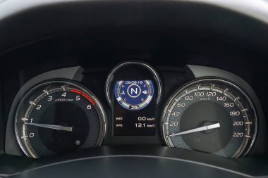 Motorlu araç hız göstergesi / bir araba parçası