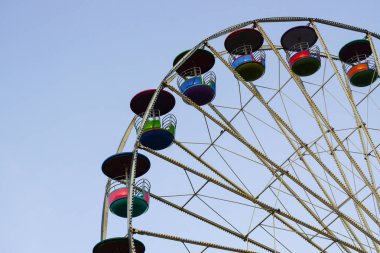 Boş bir dönme dolabı