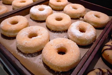 Taze şeker çörekler yaptı