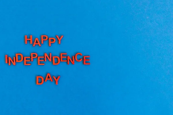 Woorden Happy Independence Day Houten Rode Letters Met Hand Geschilderd — Stockfoto