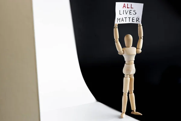 All Lives Matters Protestante Manequim Madeira Segurando Banner Sinais Todas — Fotografia de Stock