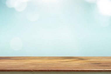 Ahşap masa üstü üzerinde bulanıklık doğa arka plan