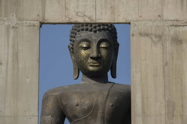Starověká tvář sochy Buddhy. — Stock fotografie