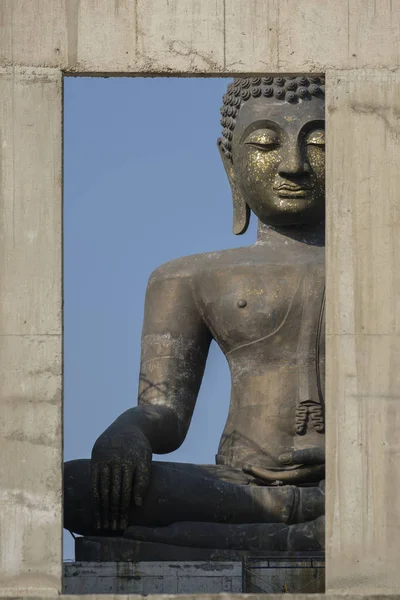 Volto antico della statua di Buddha . — Foto Stock