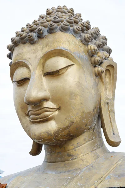 Zbliżenie głowy posągu Buddy. — Zdjęcie stockowe