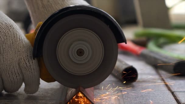 Hands Mechanic Using Electric Grinder Cutting Steel Fire Light Flicker — Stock Video