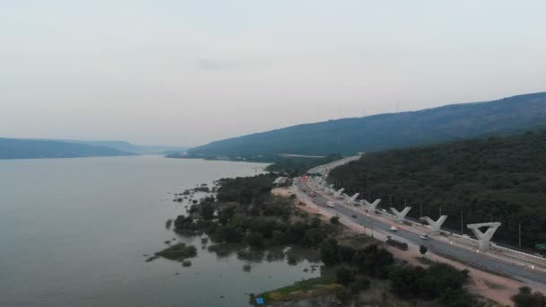 Drone Shot Vista Aerea Paesaggio Panoramico Grande Fiume Strada Statale — Video Stock