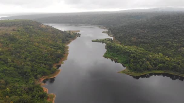 Drone Skudt Luftfoto Naturskønne Landskab Floden Landet Natur Bjerg Skov – Stock-video