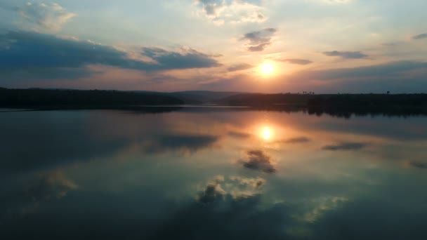Drohne Aufgenommen Luftaufnahme Landschaft Malerischen Tropischen Fluss Sonnenuntergang Mit Natur — Stockvideo