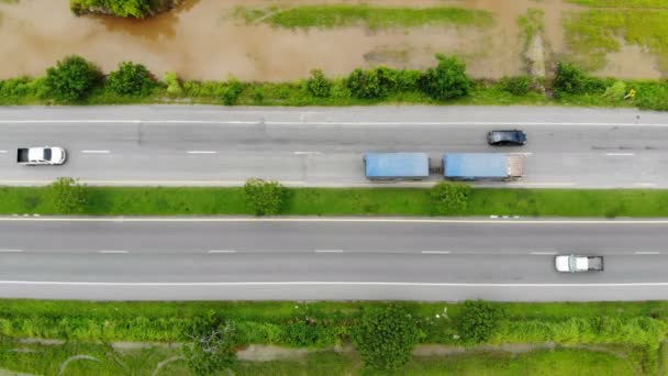 ドローンは 田舎で農業農場の風光明媚な風景を空中ビューを撮影 — ストック動画