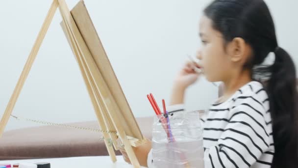 Asiatico Bambina Disegno Pittura Carta Arte Educazione Concetto — Video Stock